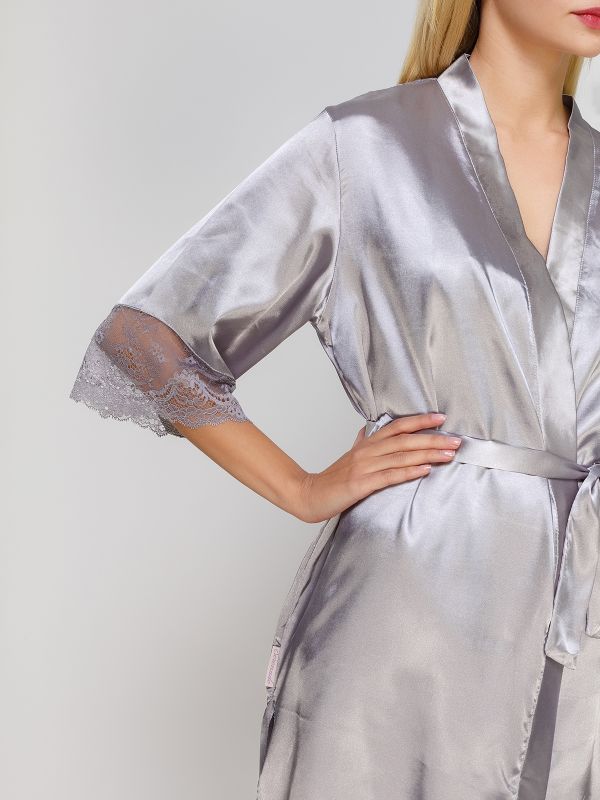 Жіночий атласний халат, світло-сірий, модель 364